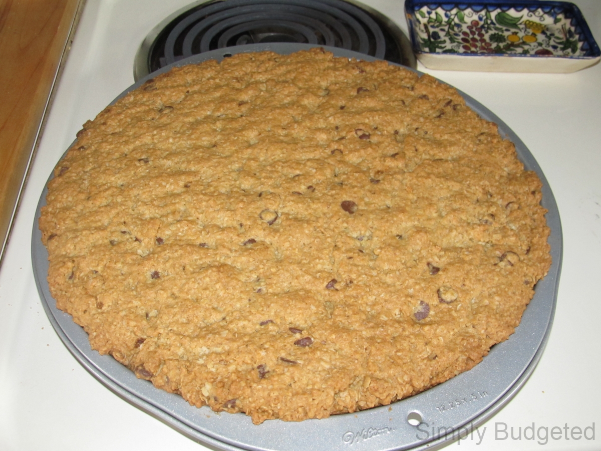 Giant Chocolate Chip Cookie Recipe - Wilton