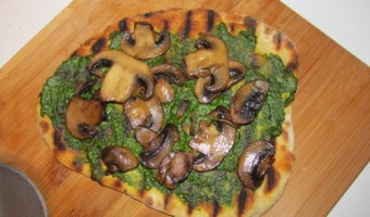 Meatless Monday:  Spinach Pesto and Mushroom Pizza
